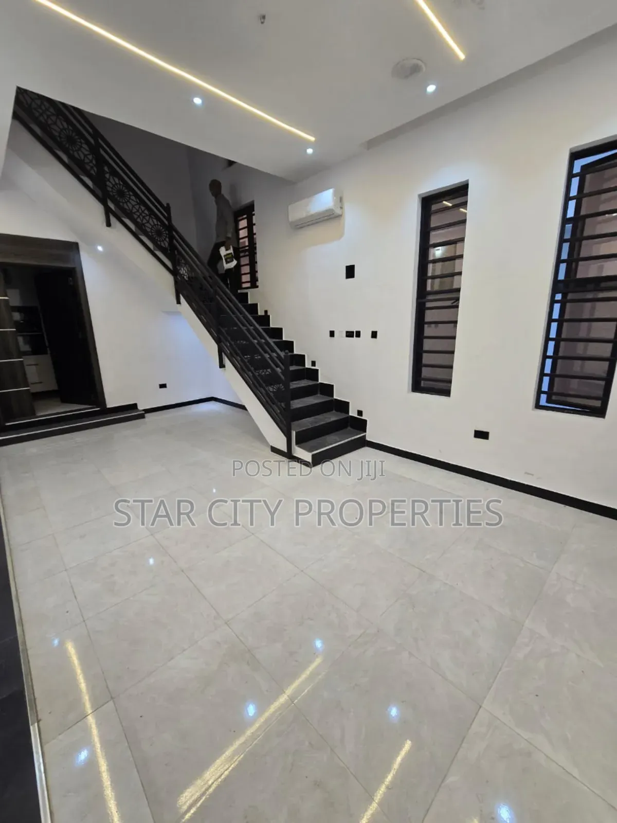 5bdrm Duplex in Magodo Gra Phase 2 for sale in GRA Phase 2 Shangisha