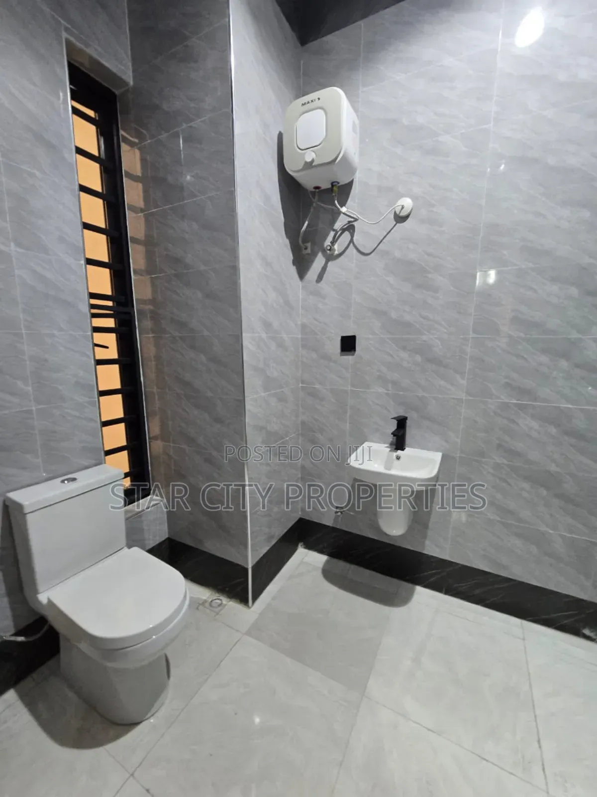 5bdrm Duplex in Magodo Gra Phase 2 for sale in GRA Phase 2 Shangisha