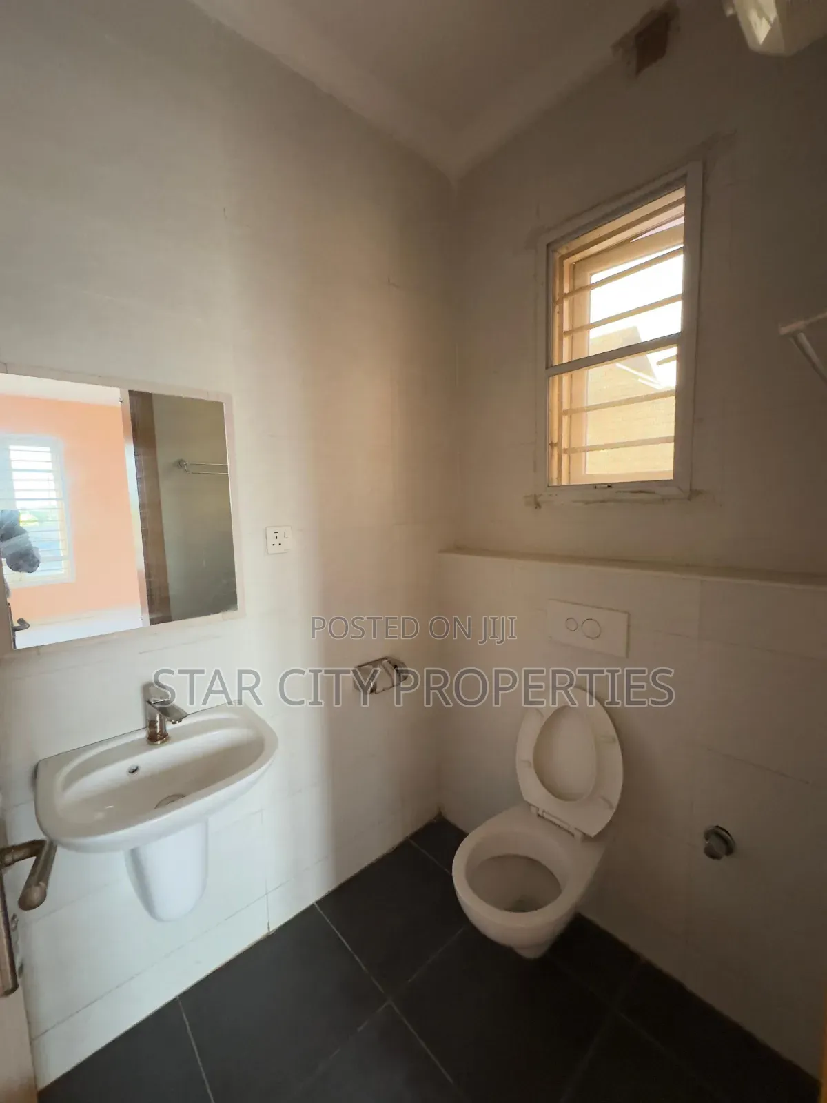 3bdrm Apartment in Ikeja Gra Lagos for rent in Ikeja GRA