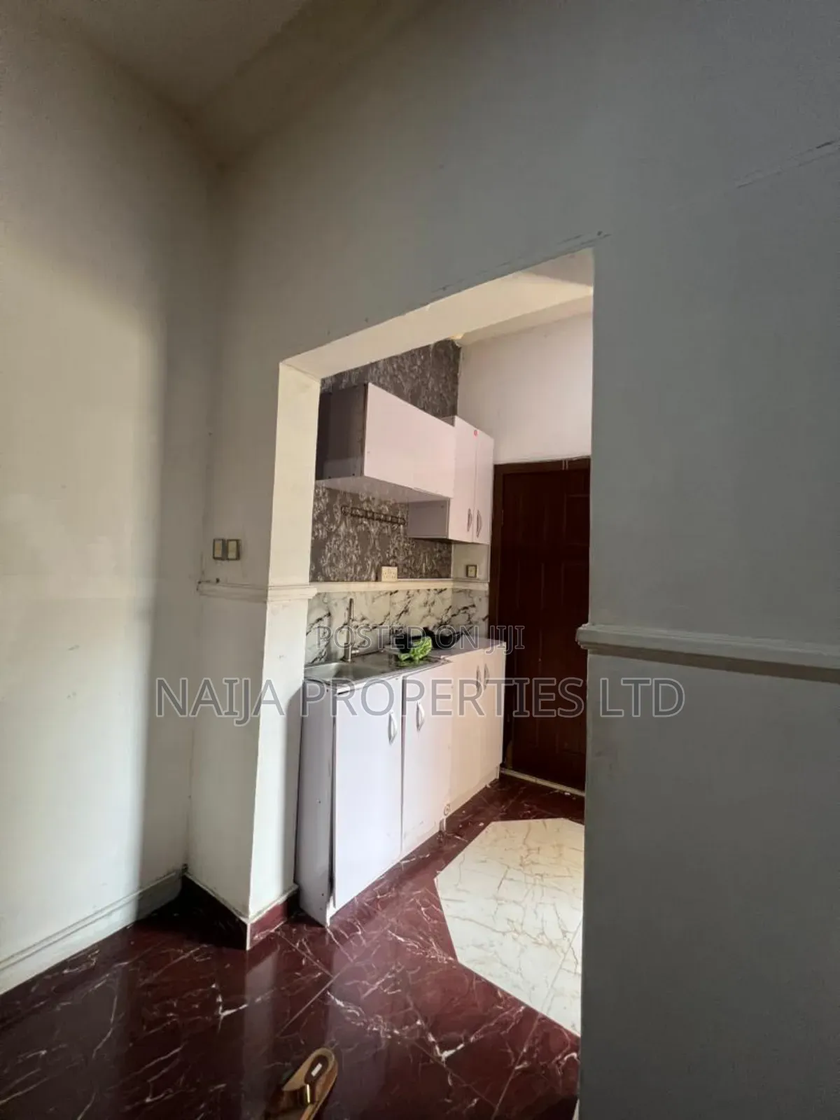 Mini Flat in Chevyview Estate, Chevron for rent in Chevron