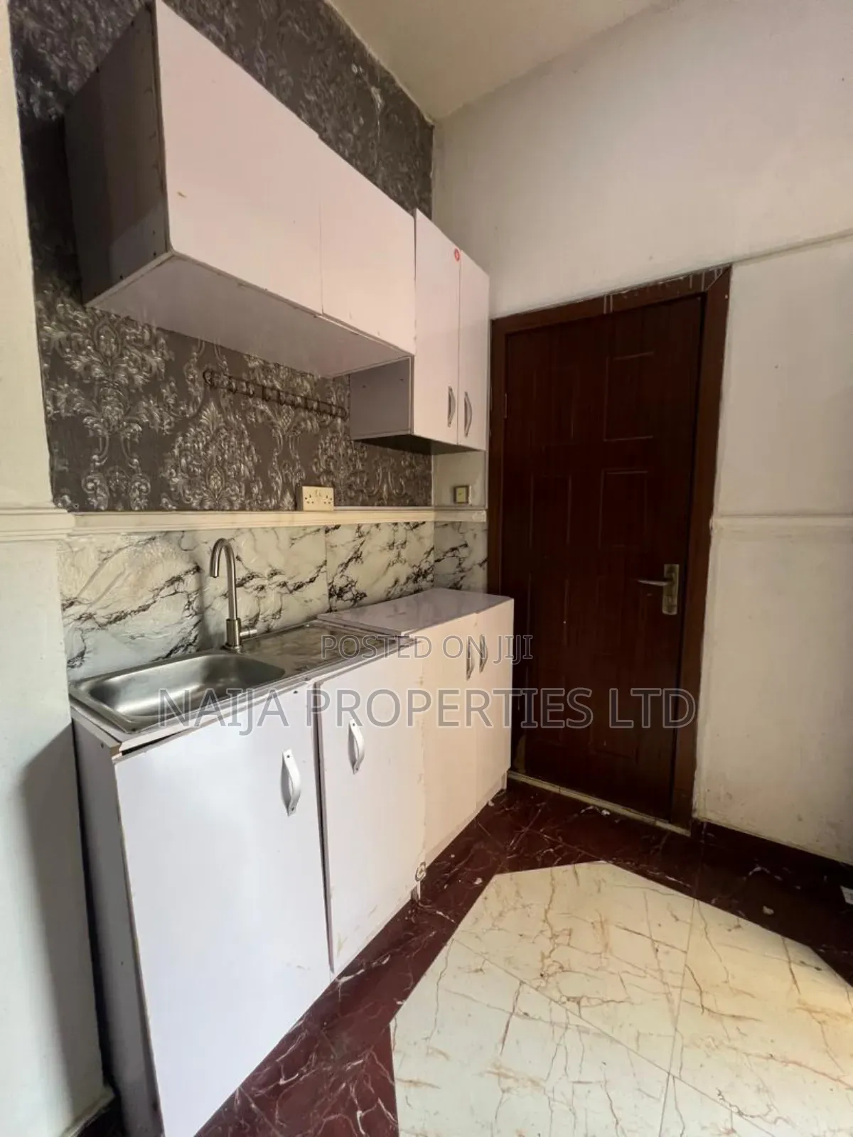 Mini Flat in Chevyview Estate, Chevron for rent in Chevron