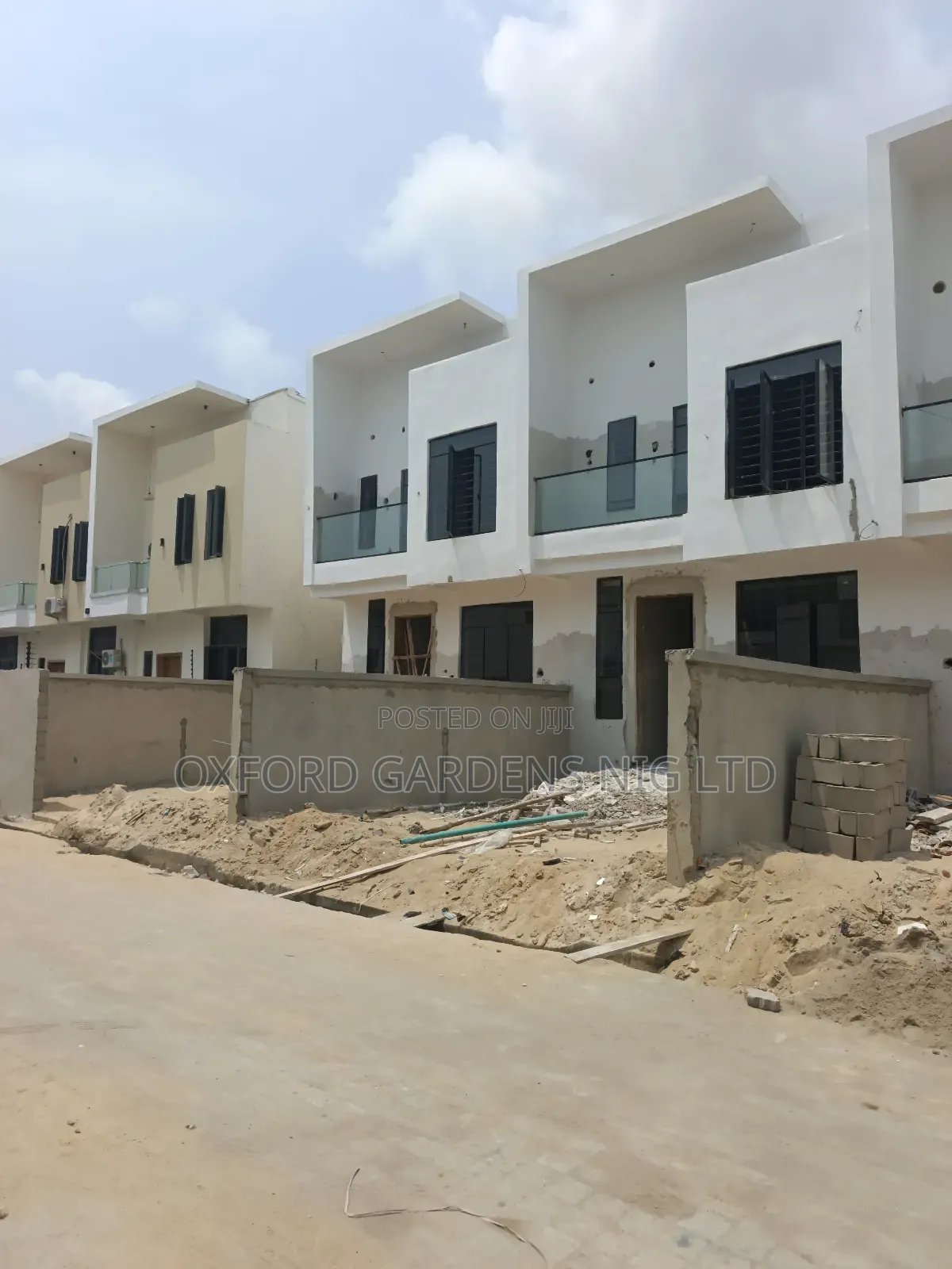 4bdrm Duplex in Ikota Gra Estate for sale in Ikota