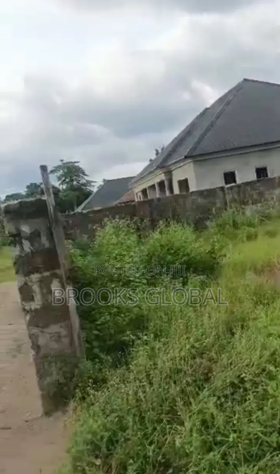 A Plot of 80/100 in an Estate at Airport Rd, Warri for Sale in Warri