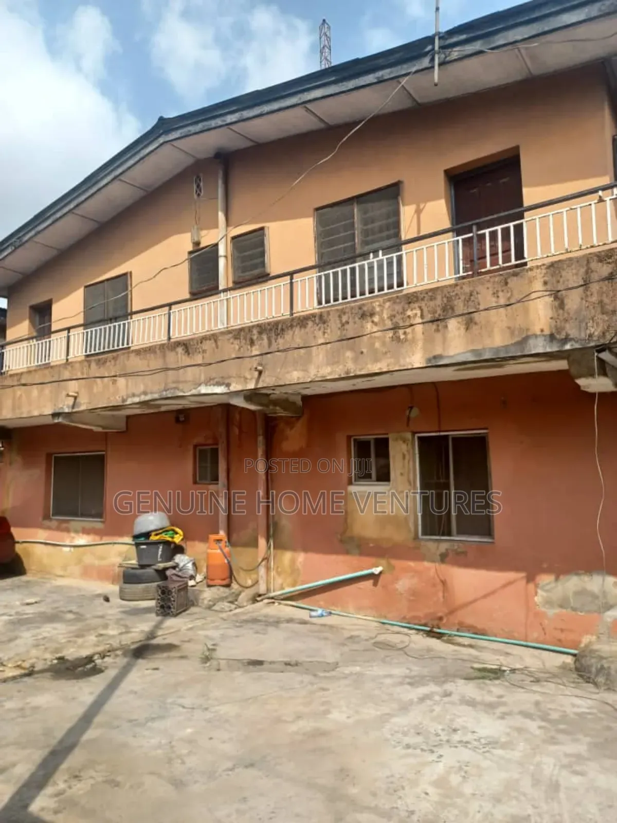 12bdrm Block of Flats in Aguda / Surulere for sale in Aguda / Surulere