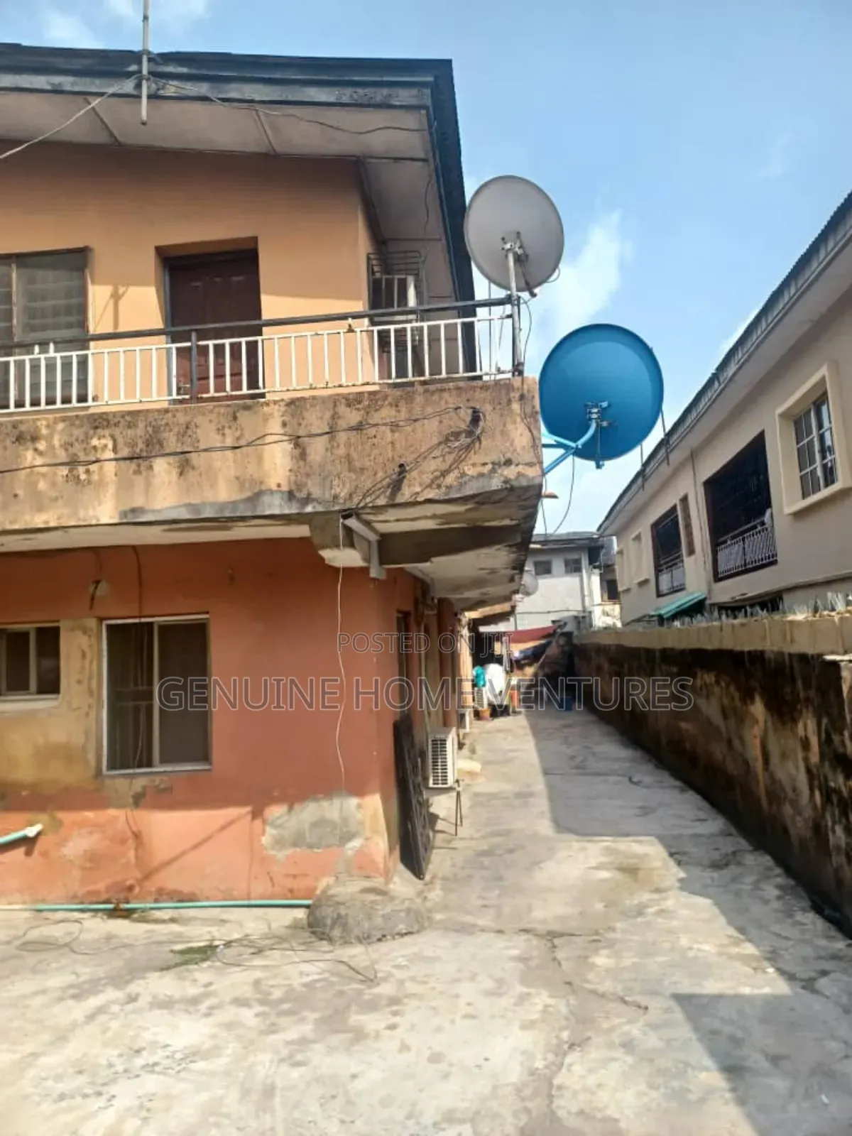 12bdrm Block of Flats in Aguda / Surulere for sale in Aguda / Surulere