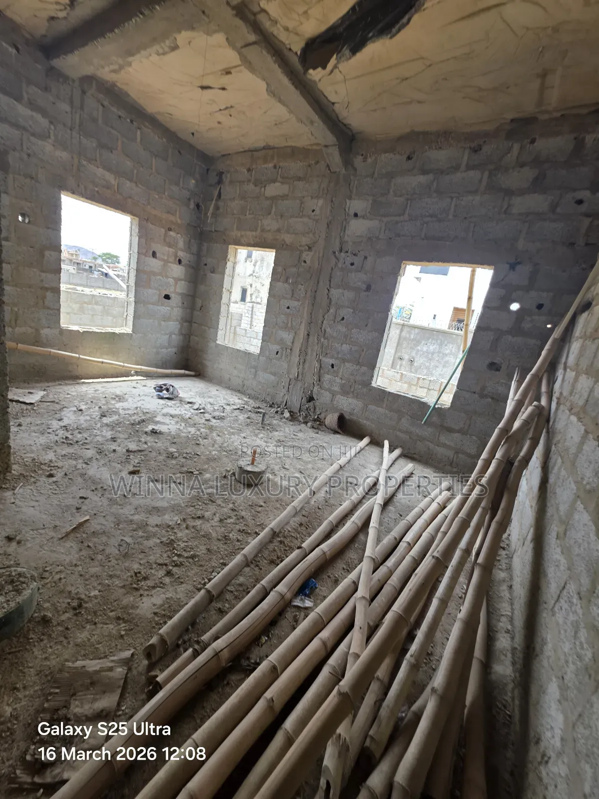 6bdrm Duplex in Aiben, Lugbe District for sale in Lugbe District