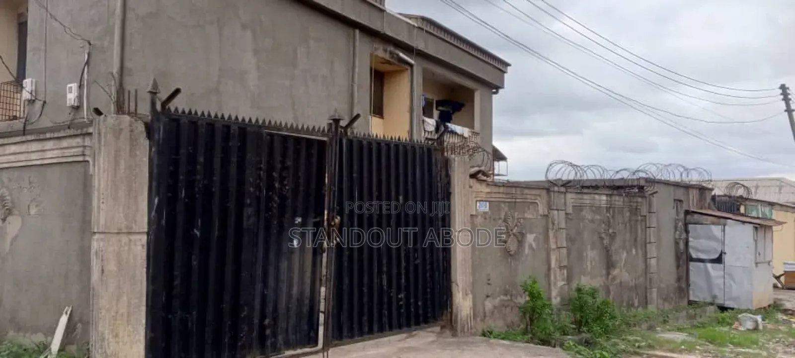 3bdrm Block of Flats in Onipetesi Estate, Mangoro for sale in Mangoro