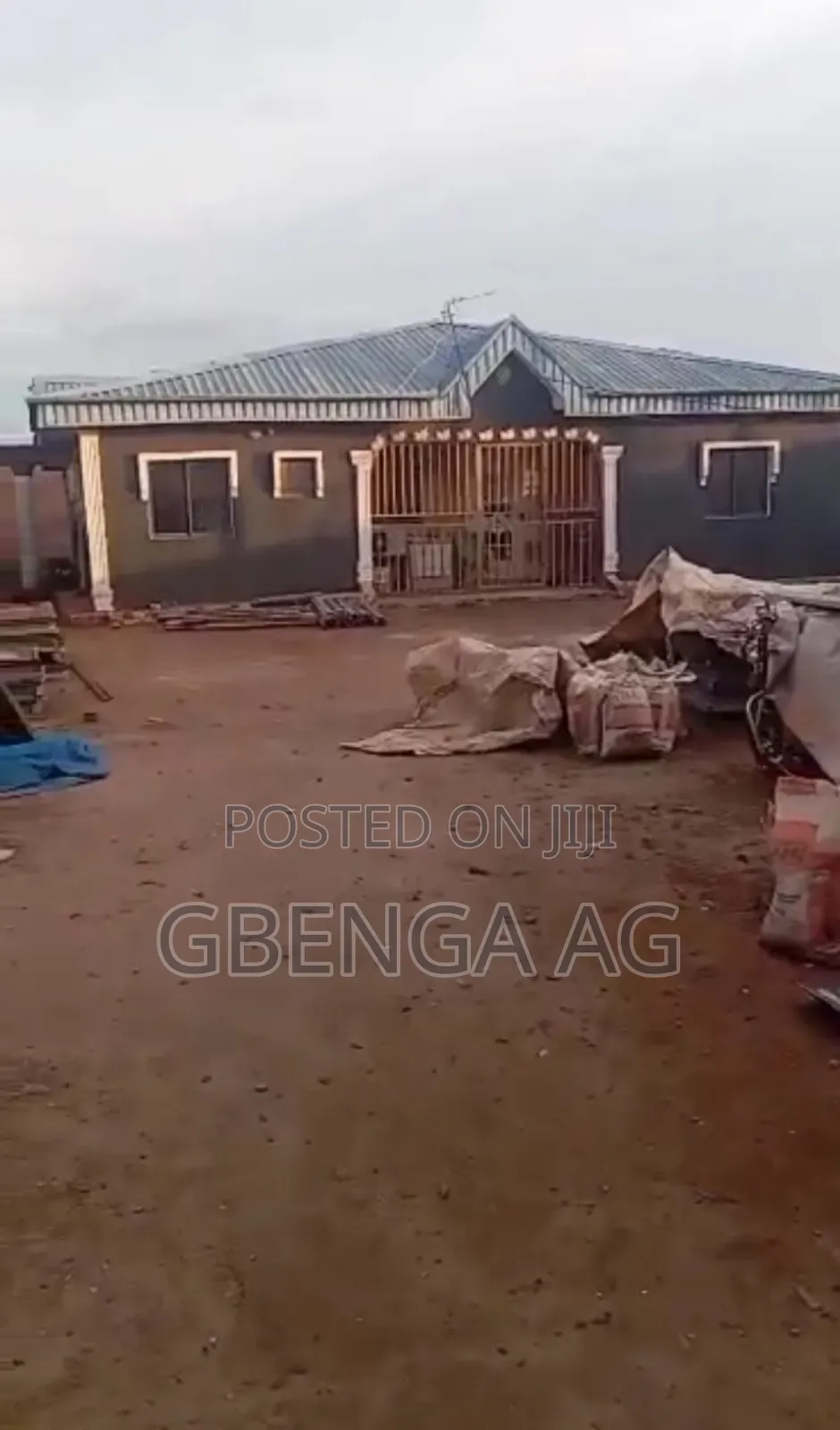 2bdrm Block of Flats in New London Baruwa, Akowonjo for sale in Akowonjo