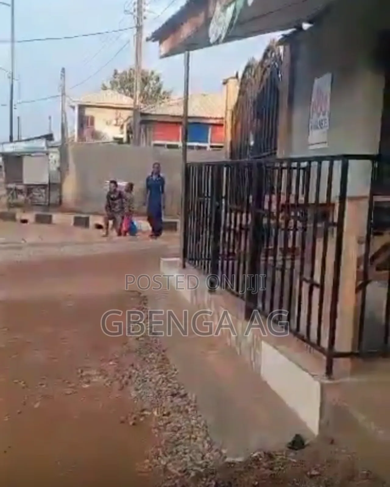 2bdrm Block of Flats in New London Baruwa, Akowonjo for sale in Akowonjo