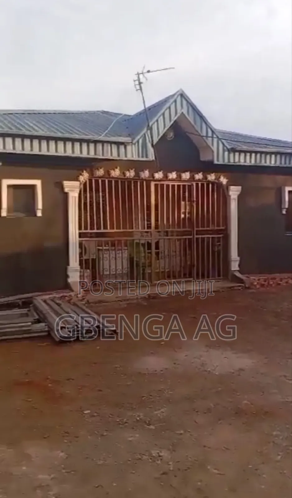2bdrm Block of Flats in New London Baruwa, Akowonjo for sale in Akowonjo