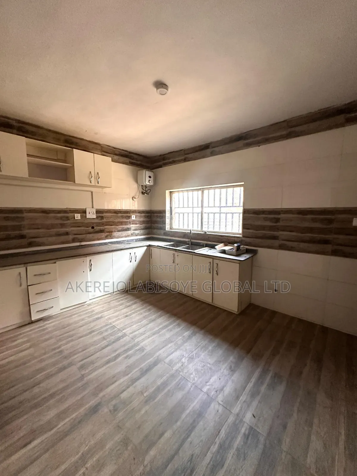3bdrm Apartment in Gwarinpa Main, Life Camp for rent in Life Camp