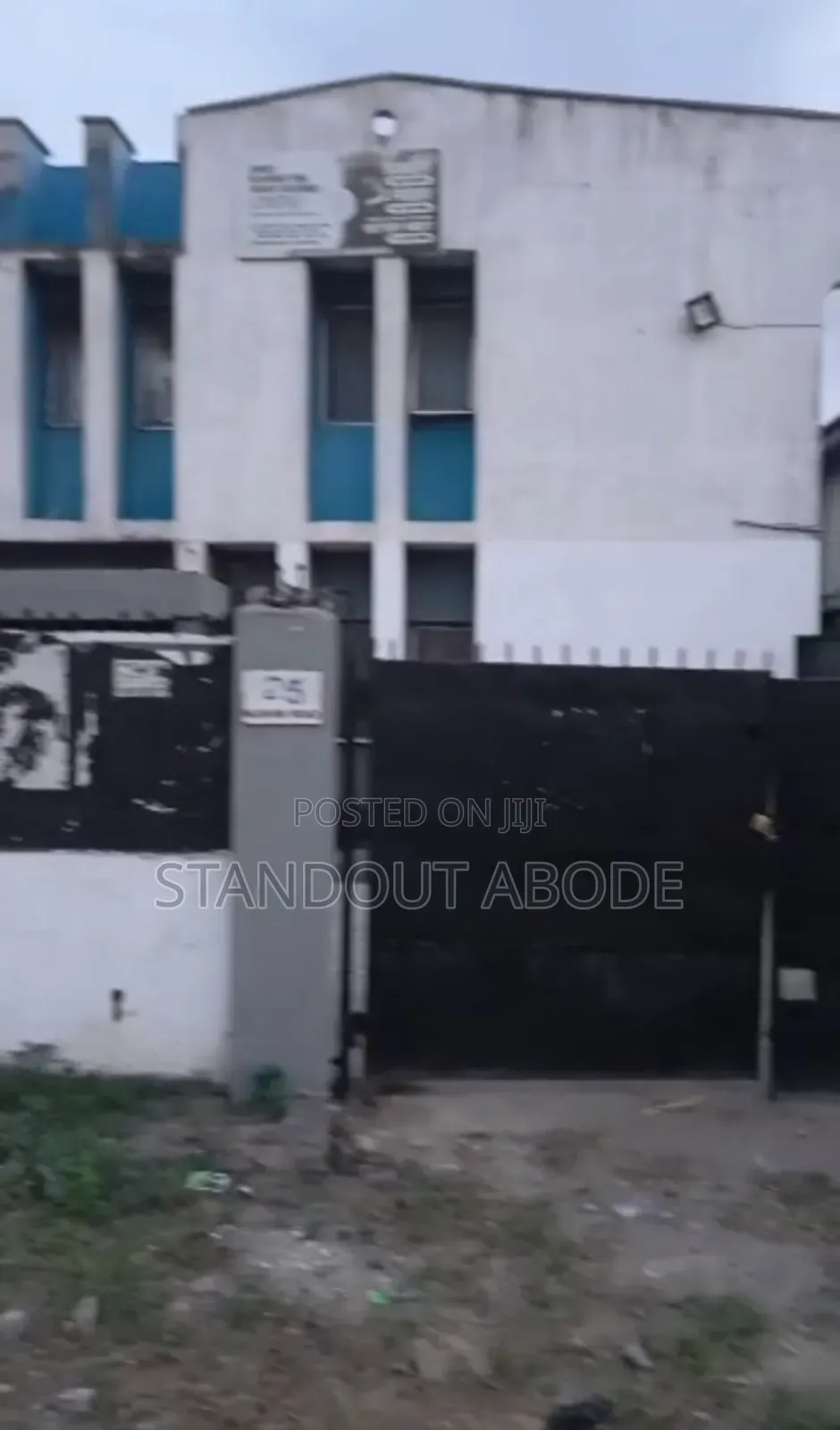 668sqm of Land With a Storey Building Urgently in CHallenge / Mushin