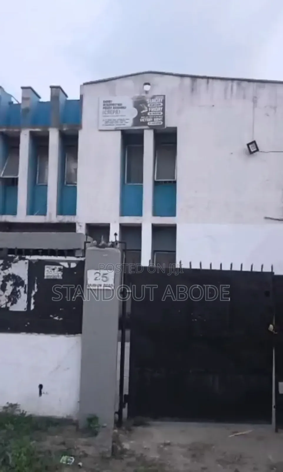 668sqm of Land With a Storey Building Urgently in CHallenge / Mushin