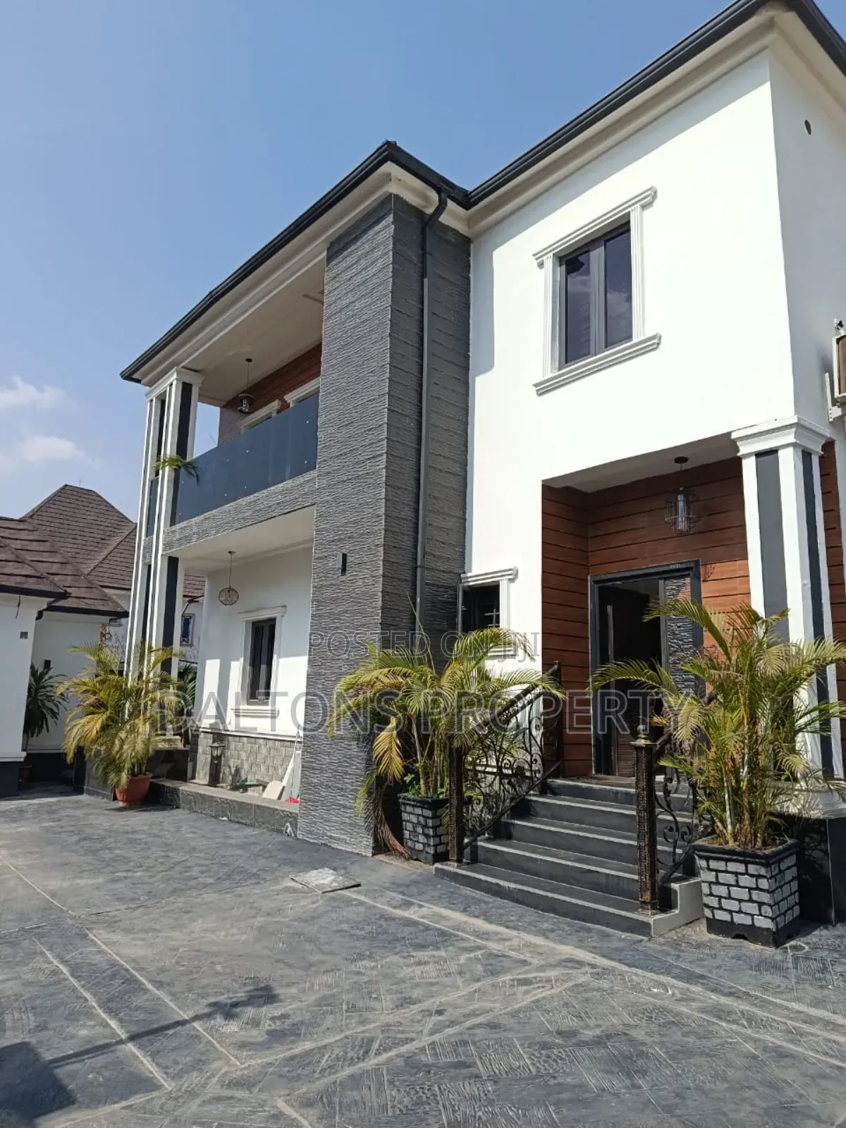 4bdrm Duplex in Sally Homes, Sabon Lugbe for sale in Sabon Lugbe