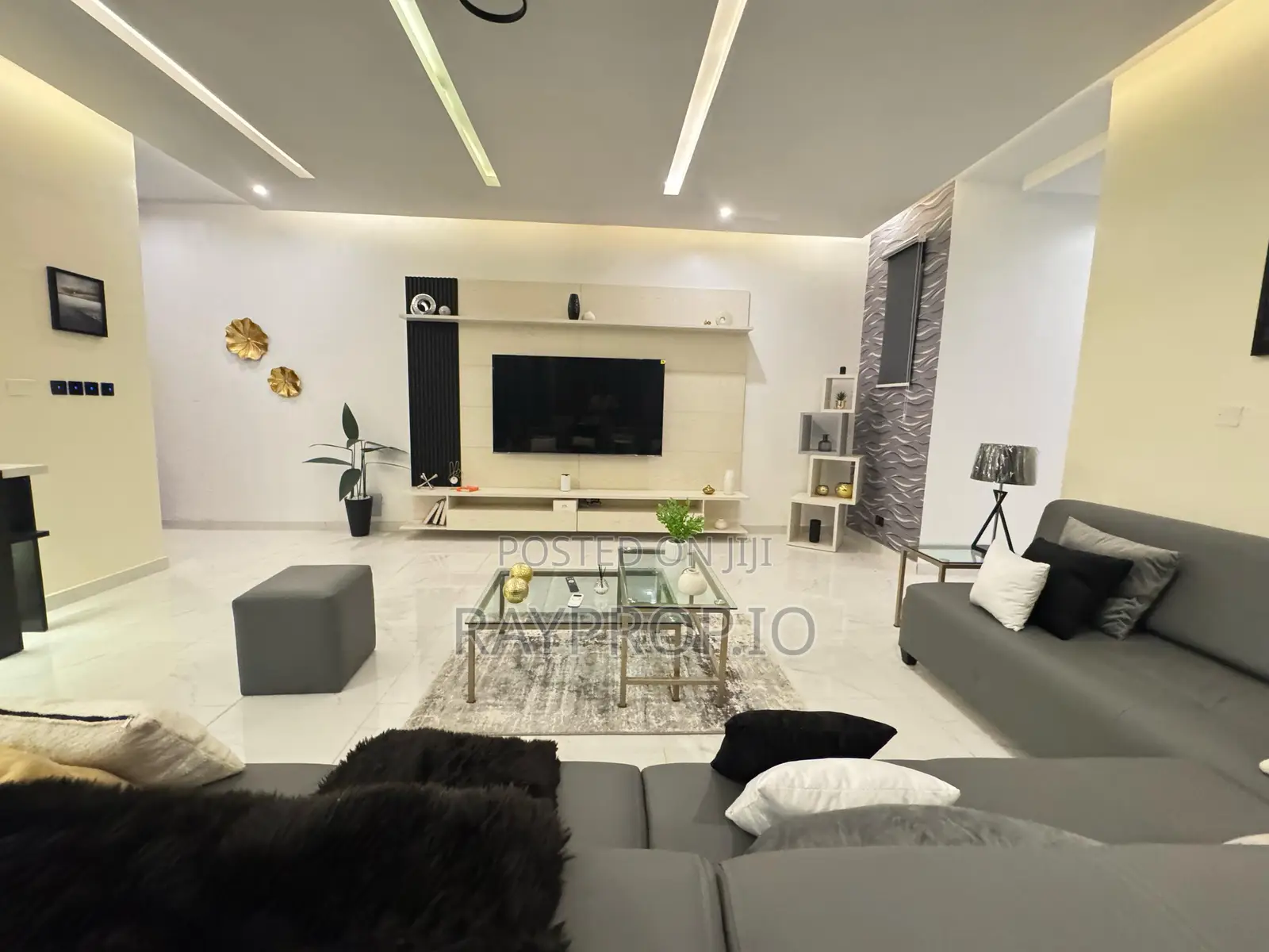 165b6bnp - 3 Bedroom Shortlet in Lekki Phase 1 in Lekki Phase 1