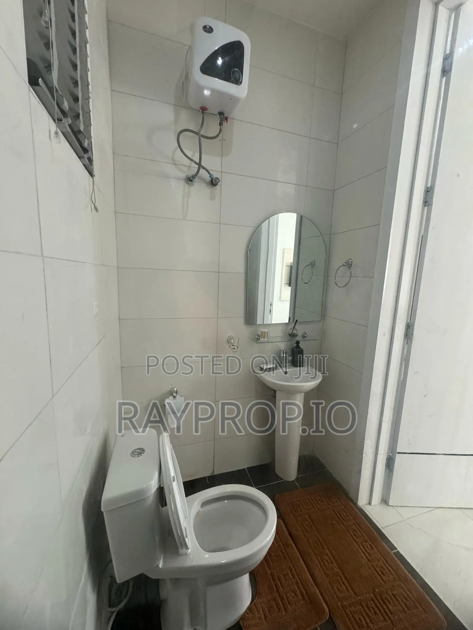 165b6bnp - 3 Bedroom Shortlet in Lekki Phase 1 in Lekki Phase 1
