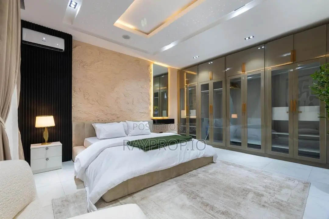 185c03za - 2 Bedroom Shortlet in Lekki Phase 1 in Lekki Phase 1