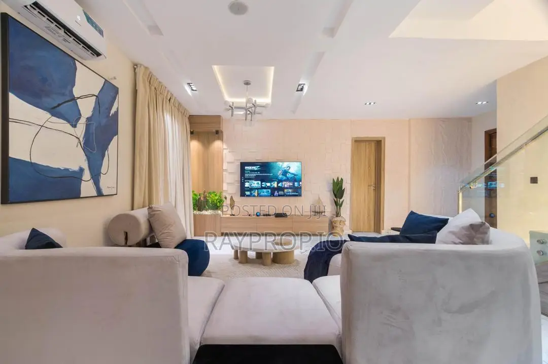 185c03za - 2 Bedroom Shortlet in Lekki Phase 1 in Lekki Phase 1
