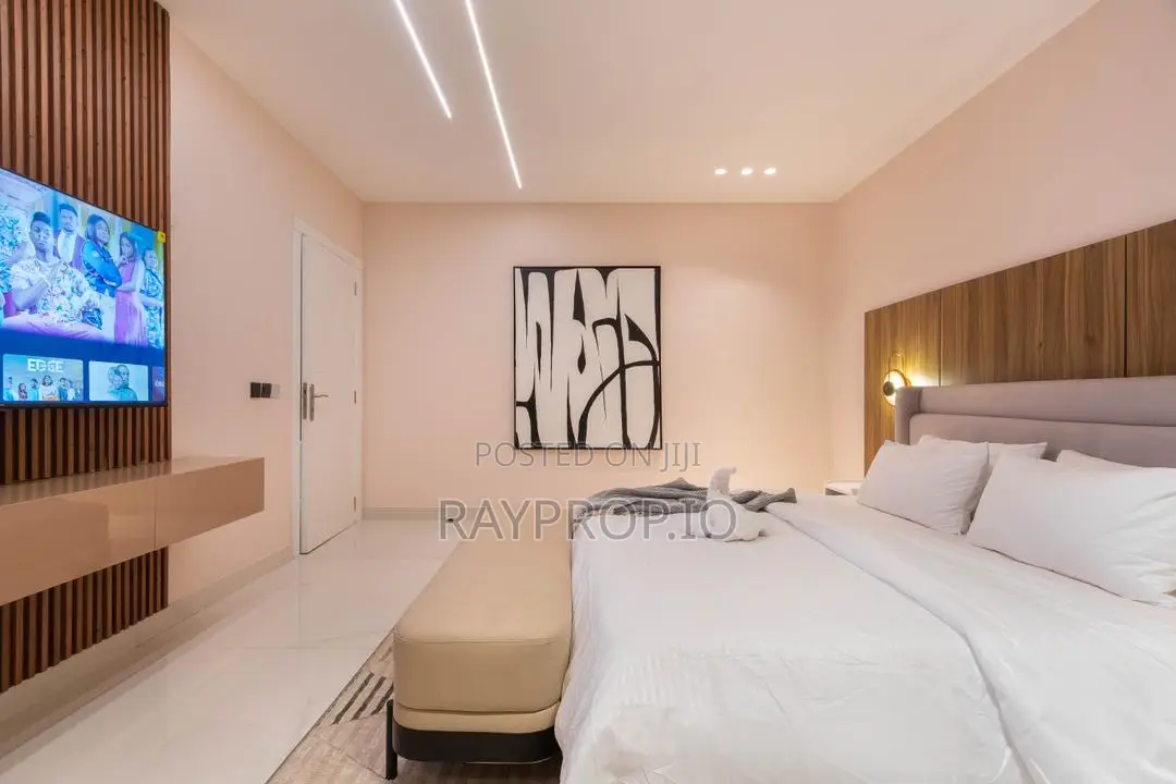 120925iy - 3 Bedroom Shortlet in Ikoyi in Parkview Estate