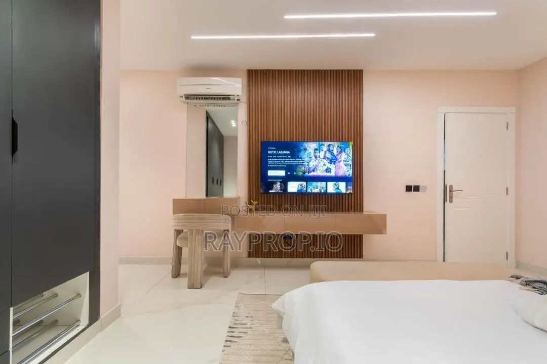 120925iy - 3 Bedroom Shortlet in Ikoyi in Parkview Estate