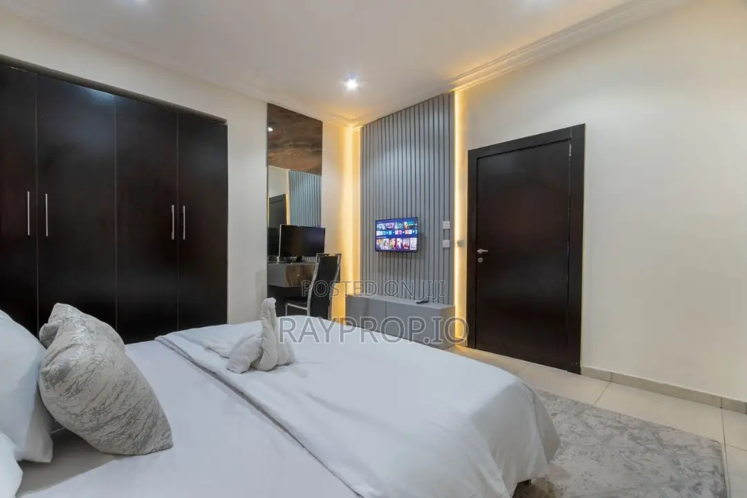 1203dfax - 3 Bedroom Shortlet in Ikate Lekki in Ikate