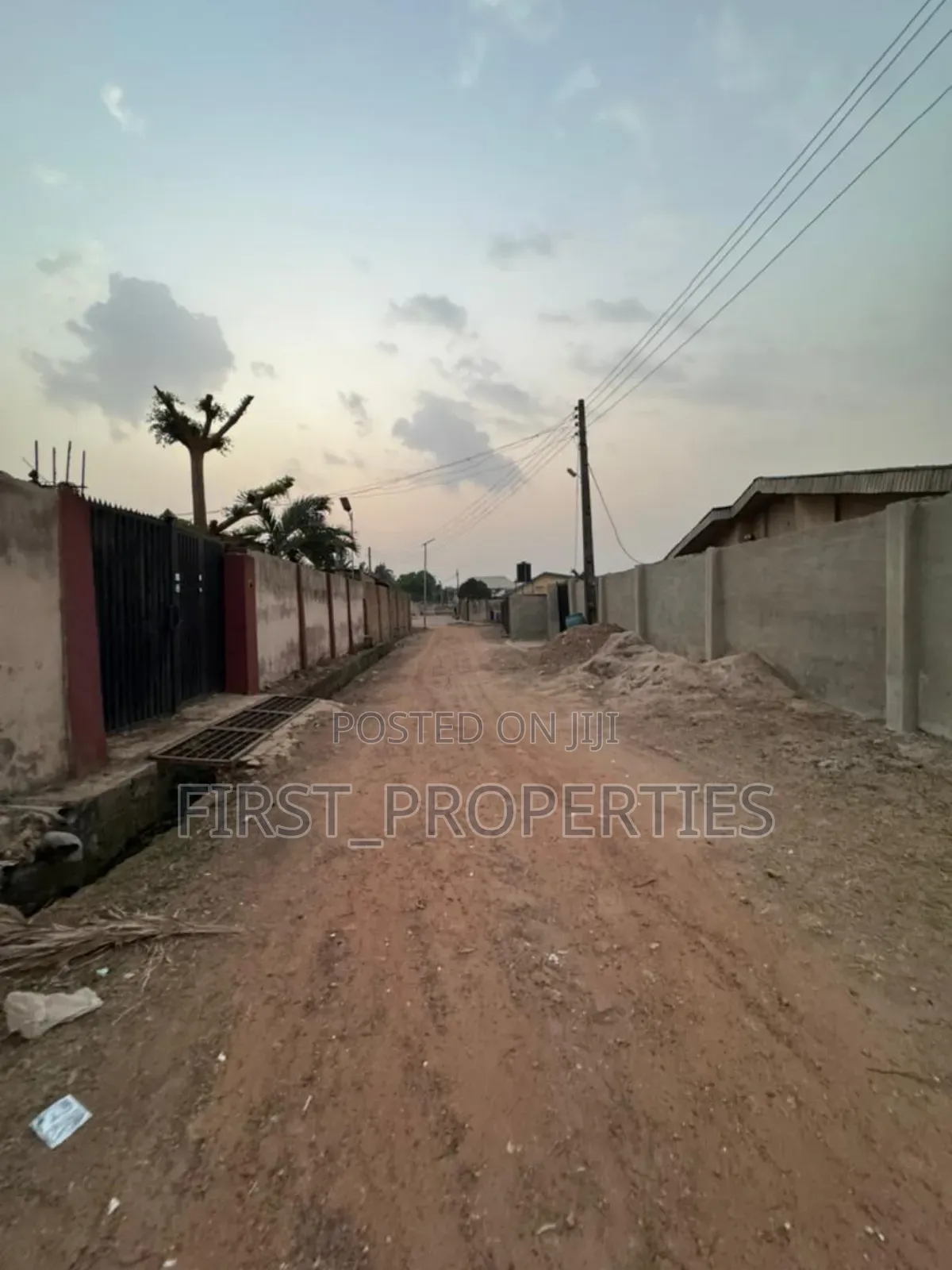 6bdrm Bungalow in Omolayo Estate Akobo for sale in Akobo