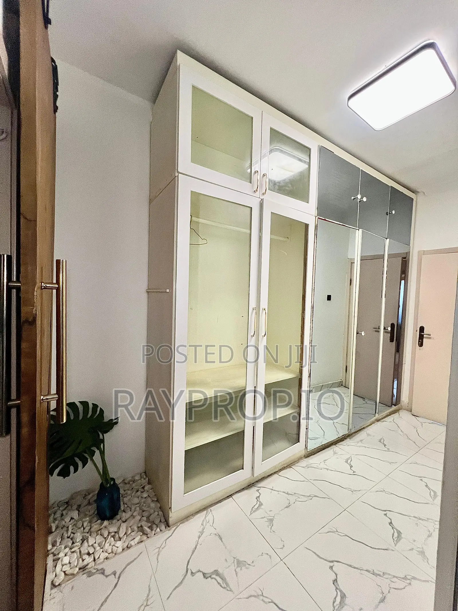 1380d7kj - 3 Bedroom Shortlet in Chevron Lekki in Chevron