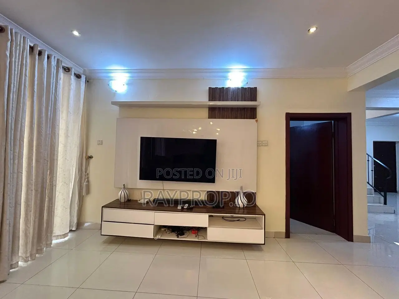 13dc50ih - 2 Bedroom Shortlet in Chevron Lekki in Chevron