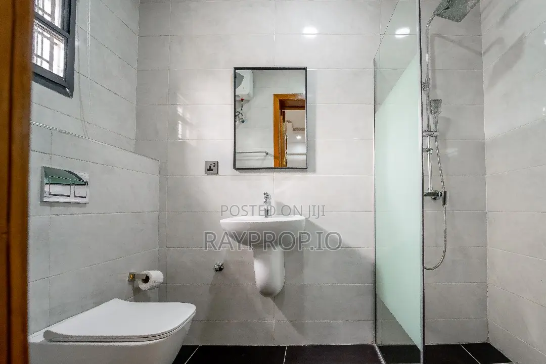 750141mn - 5 Bedroom Shortlet in Lekki Phase 1 in Lekki Phase 1