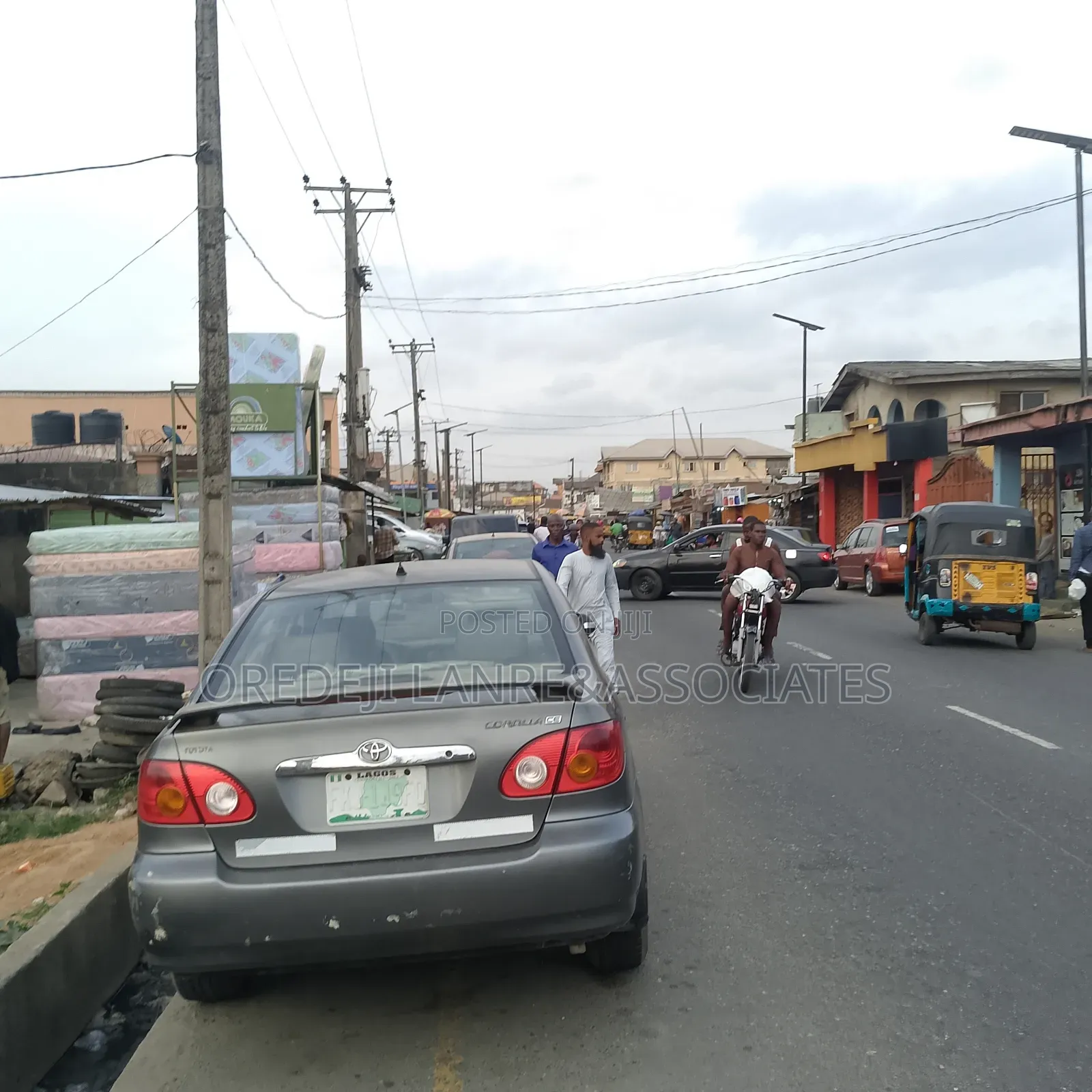 Multi-useful 800 Sqm Land Oniwaya/Dopemu Road Off Capitol Road in Abule Egba