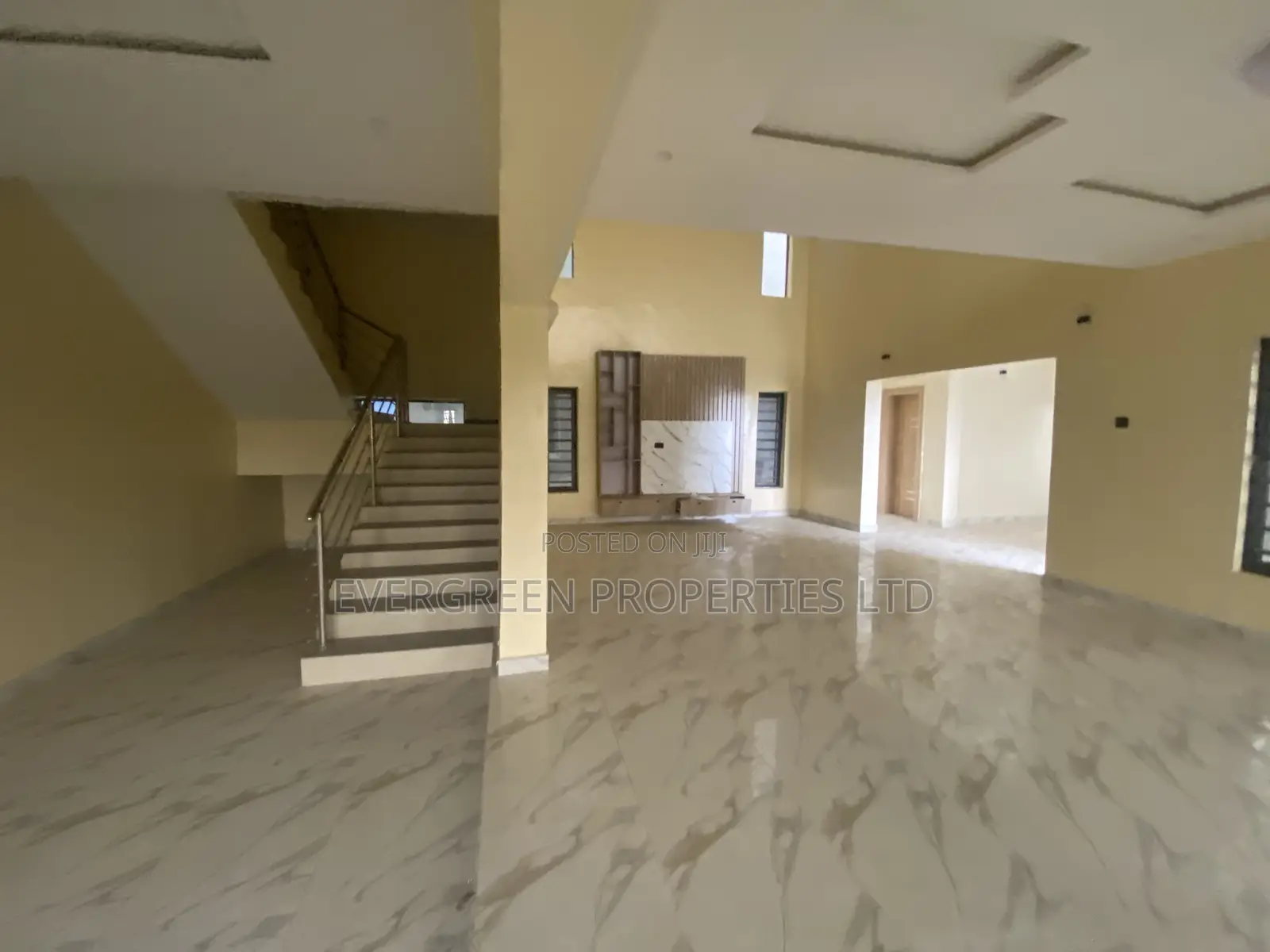 5bdrm Penthouse in Lere Adigun, Basorun for rent in Basorun