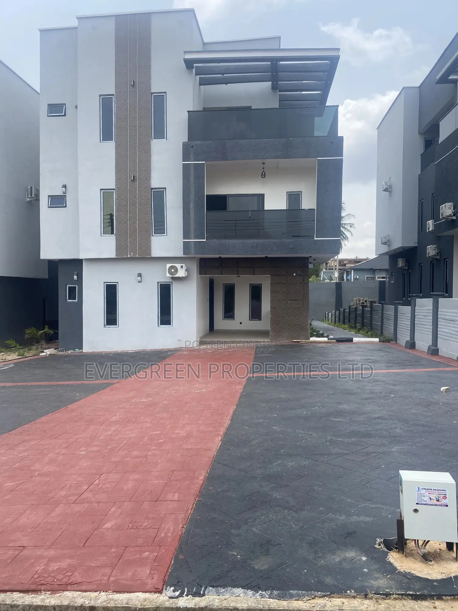 5bdrm Penthouse in Lere Adigun, Basorun for rent in Basorun