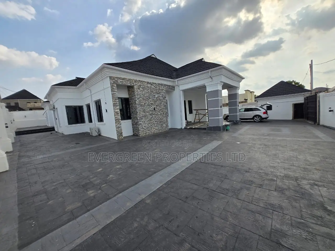 5bdrm Bungalow in Akala Estate, Akobo for sale in Akobo