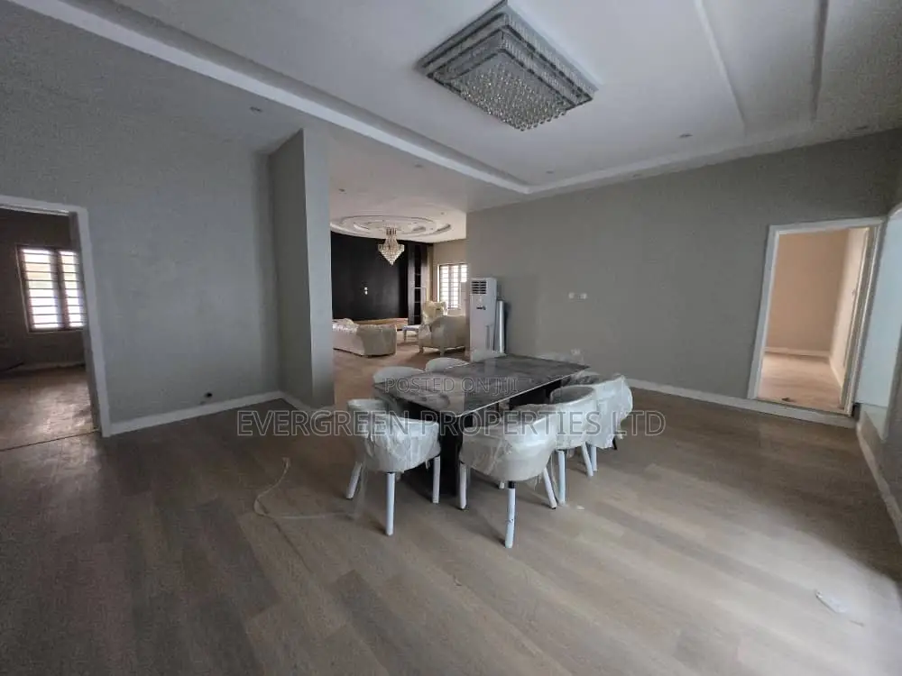5bdrm Bungalow in Akala Estate, Akobo for sale in Akobo