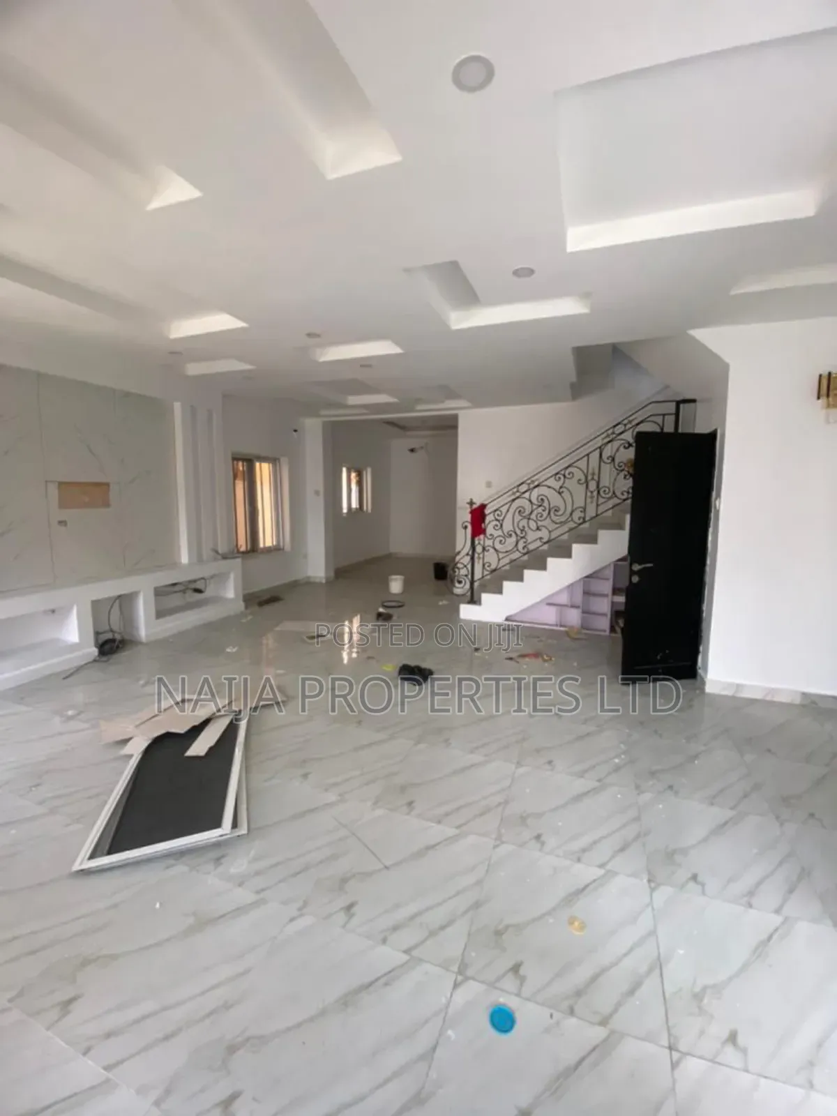 5bdrm Duplex in Osapa London for sale in Osapa london
