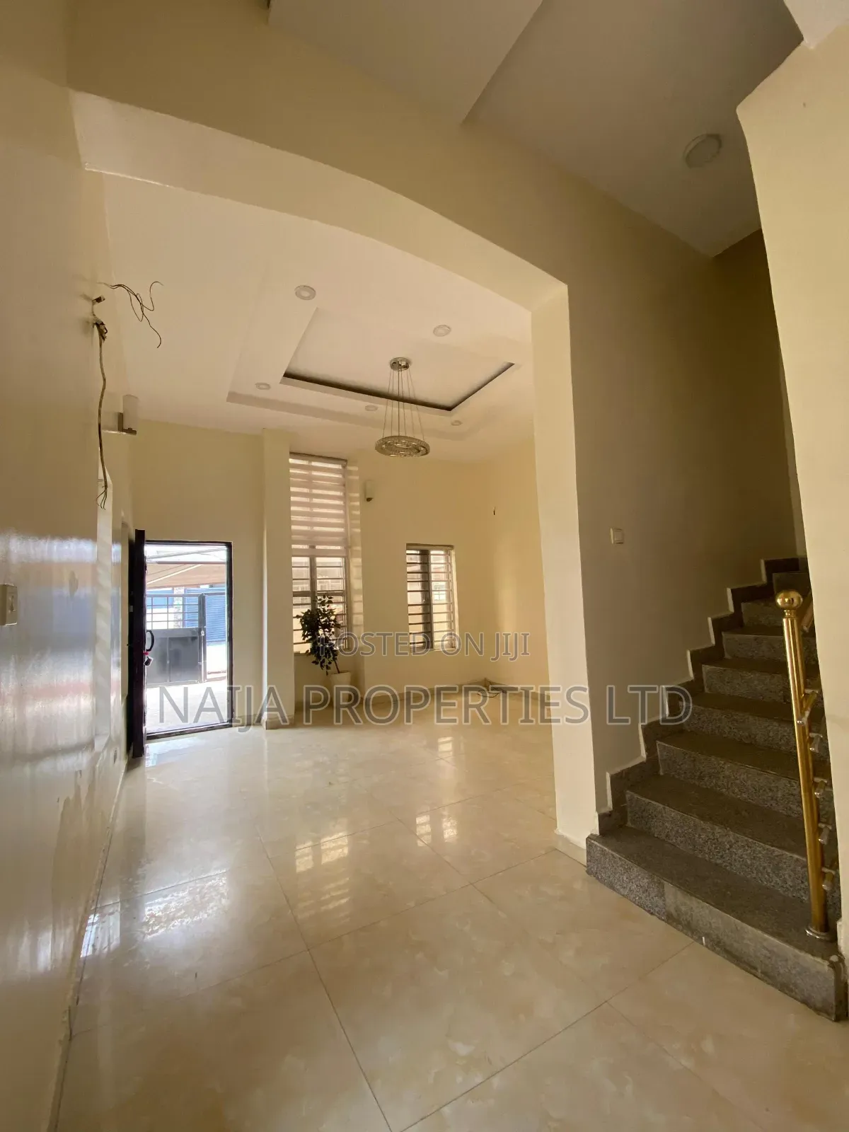 3bdrm Duplex in Chevron for rent in Chevron