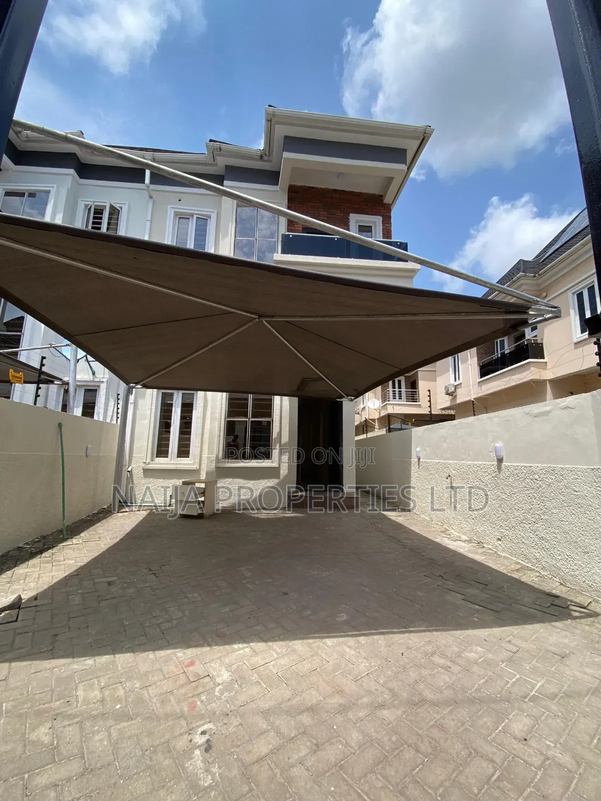 3bdrm Duplex in Chevron for rent in Chevron