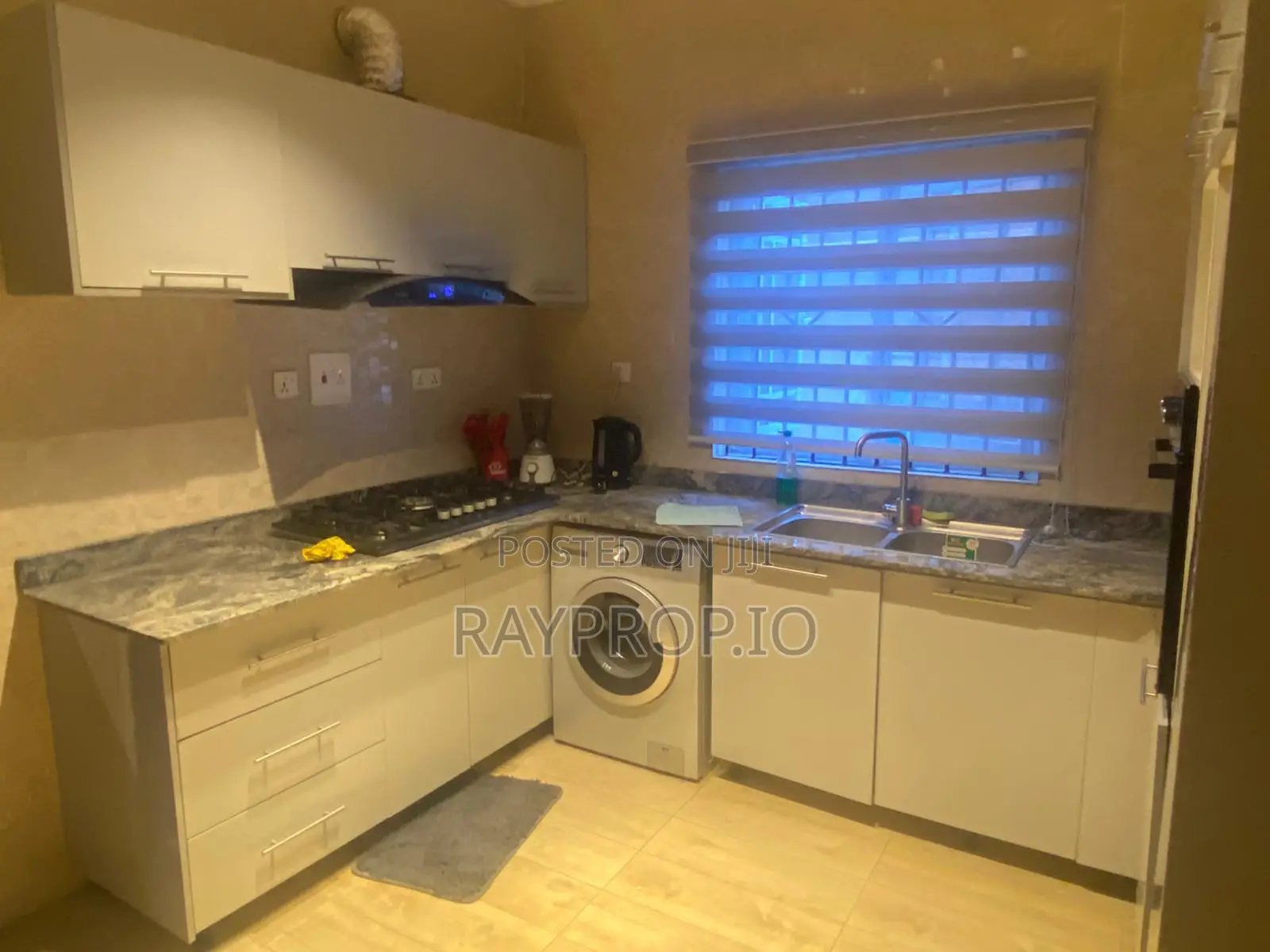 073820qj - 2 Bedroom Shortlet in Lekki Phase 1 in Lekki Phase 1