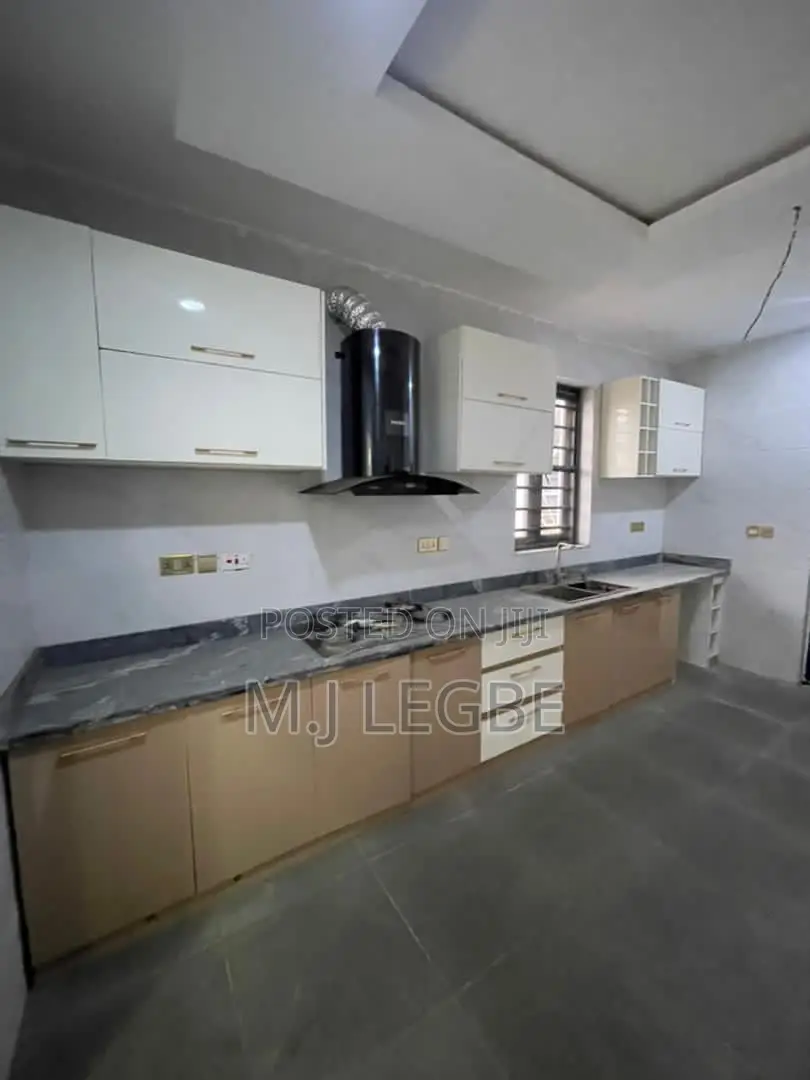 4bdrm Duplex in Ikate, Lekki for sale in Lekki
