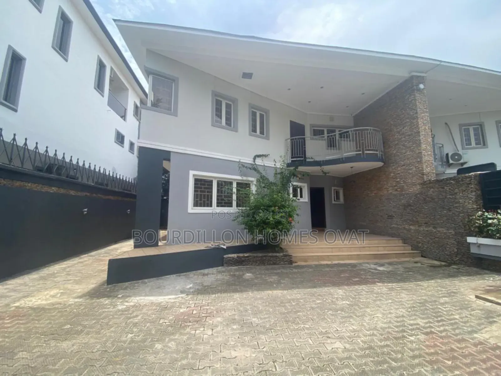 4bdrm Duplex in Lekki Phase 1 for rent in Lekki Phase 1