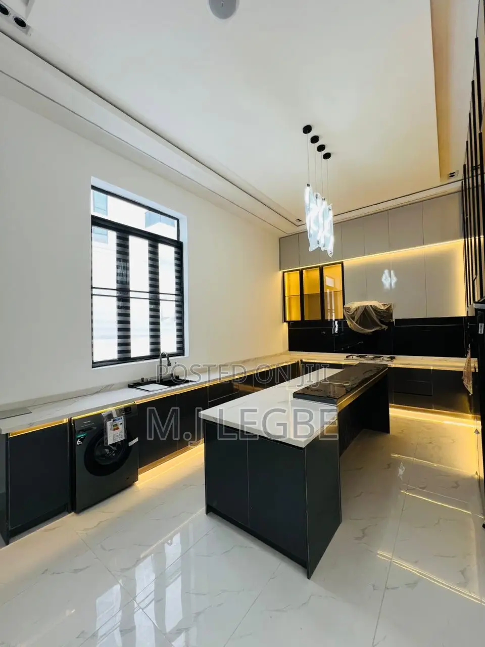 5bdrm Duplex in Ikota, Lekki for sale in Lekki