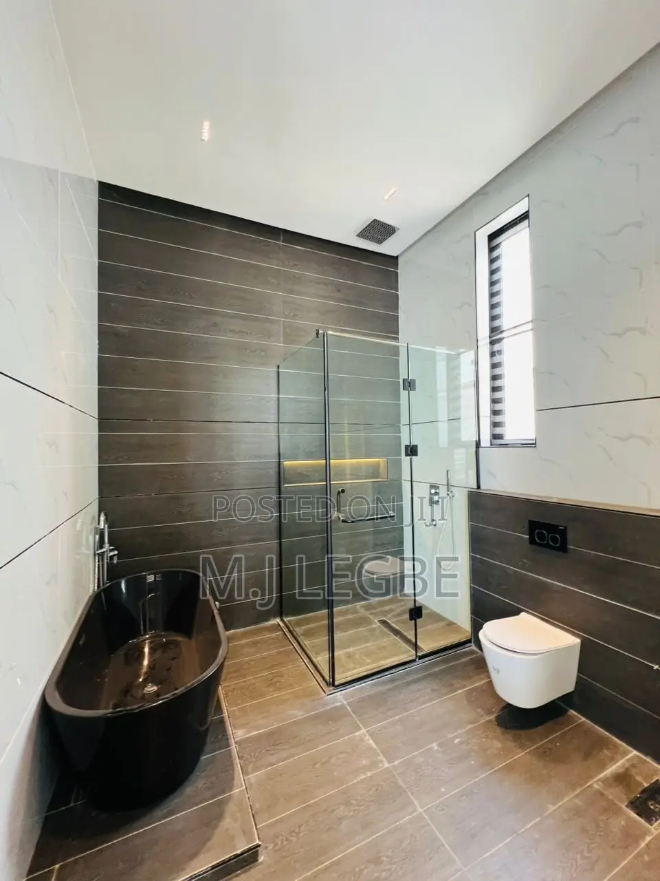 5bdrm Duplex in Ikota, Lekki for sale in Lekki