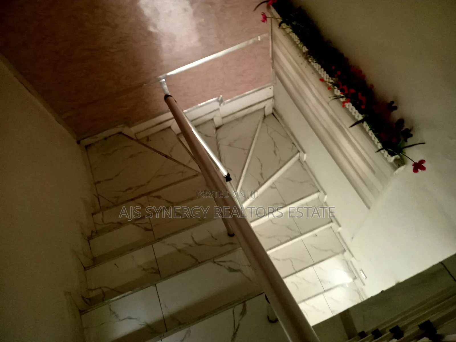Furnished 4bdrm Duplex in Chevron for rent in Chevron