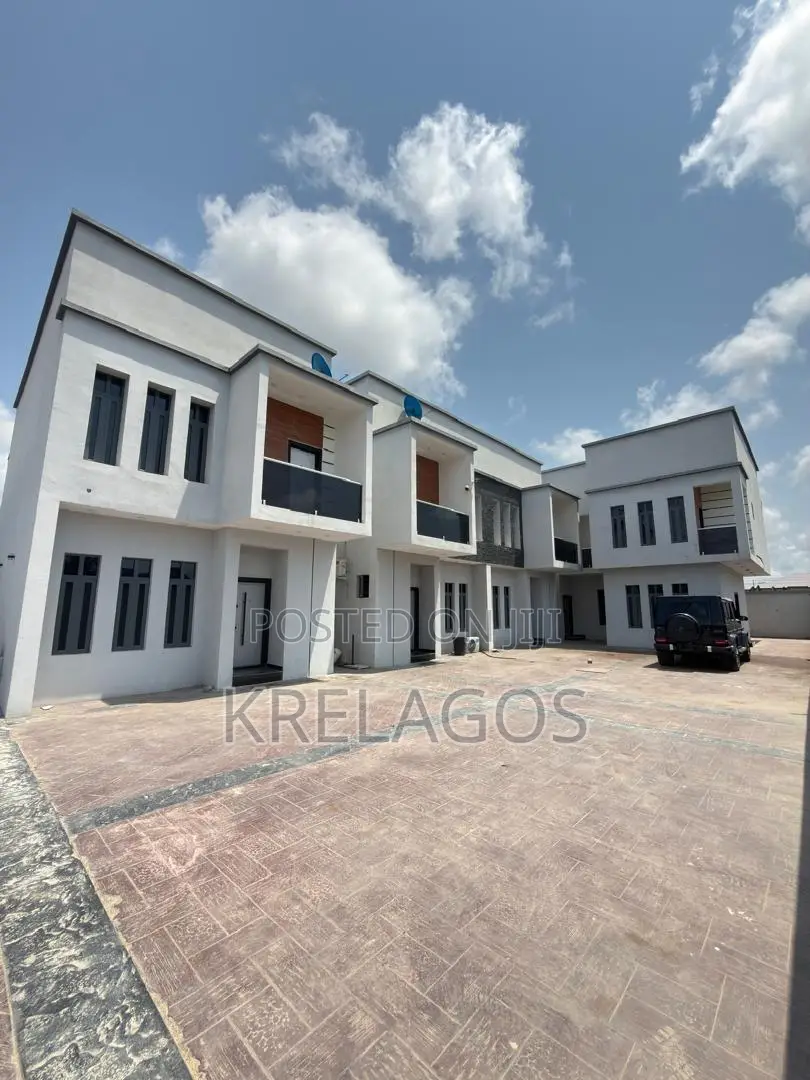 2bdrm Duplex in Abraham Adesanya Estate for sale in Abraham Adesanya Estate