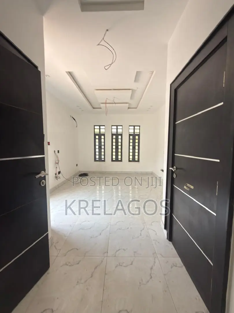 2bdrm Duplex in Abraham Adesanya Estate for sale in Abraham Adesanya Estate