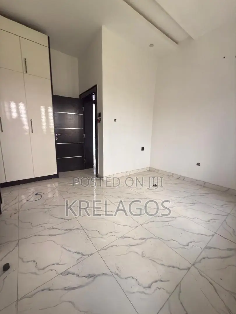 2bdrm Duplex in Abraham Adesanya Estate for sale in Abraham Adesanya Estate