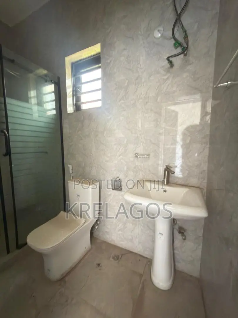 2bdrm Duplex in Abraham Adesanya Estate for sale in Abraham Adesanya Estate