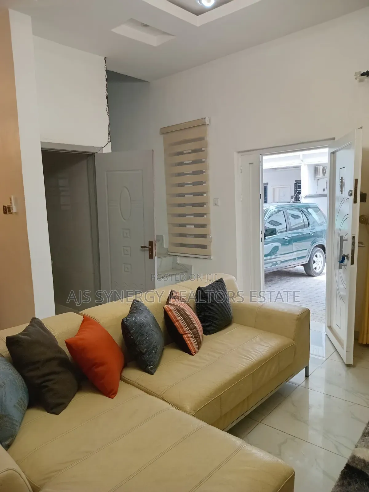 Furnished 4bdrm Duplex in Chevron for sale in Chevron