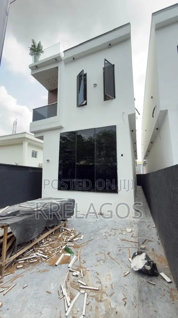 4bdrm Duplex in Igbo-efon for sale in Igbo-efon