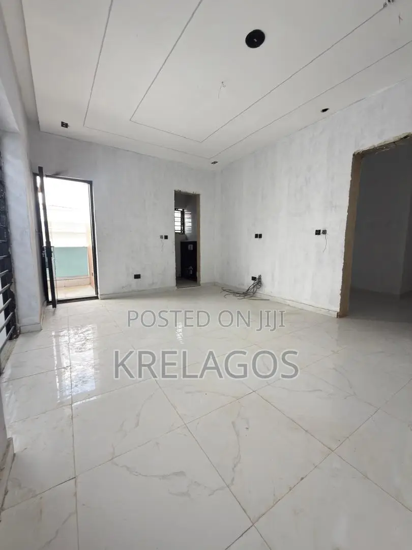 4bdrm Duplex in Igbo-efon for sale in Igbo-efon